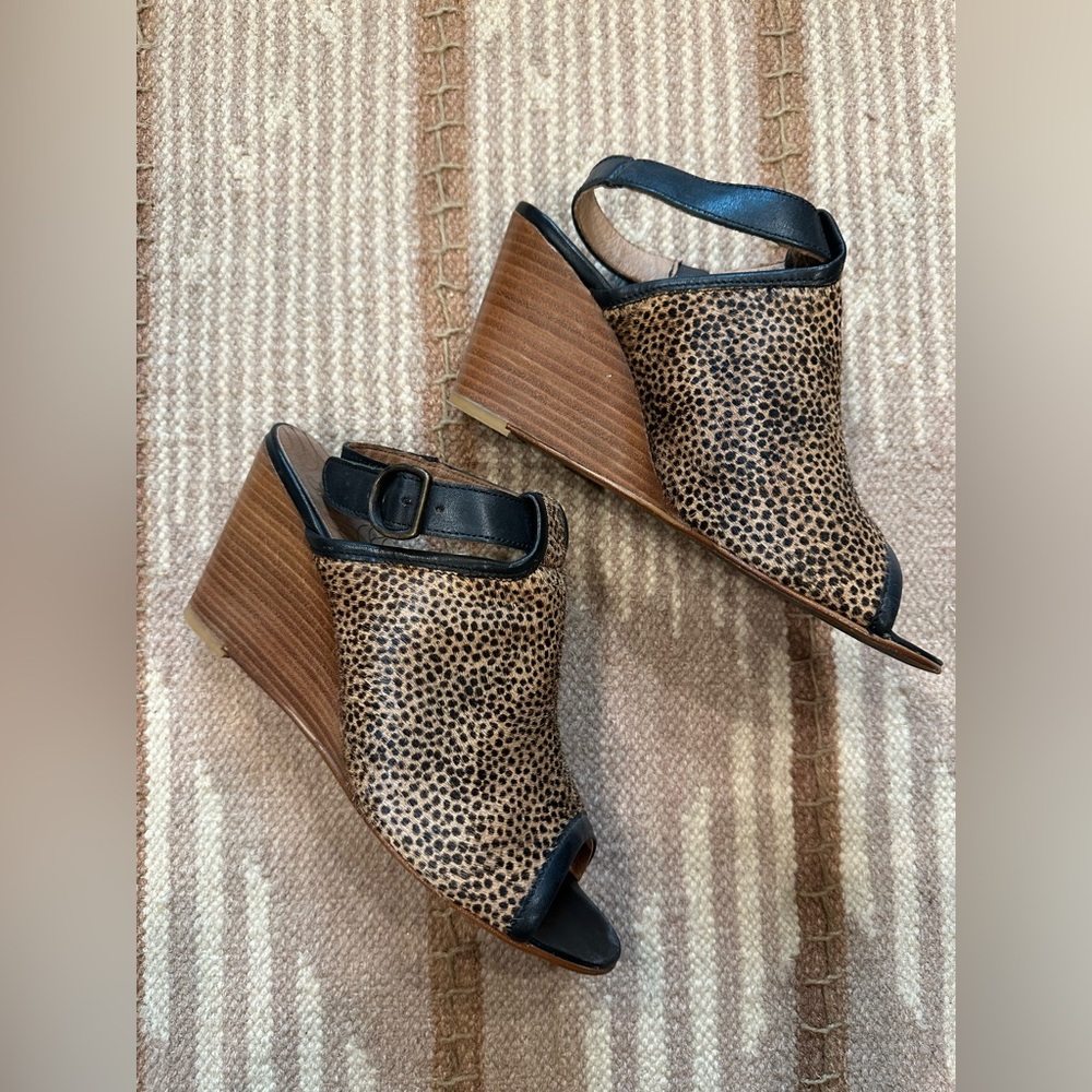 Anthropologie Coque Terra Leopard Calf Hair Wedge Sandals